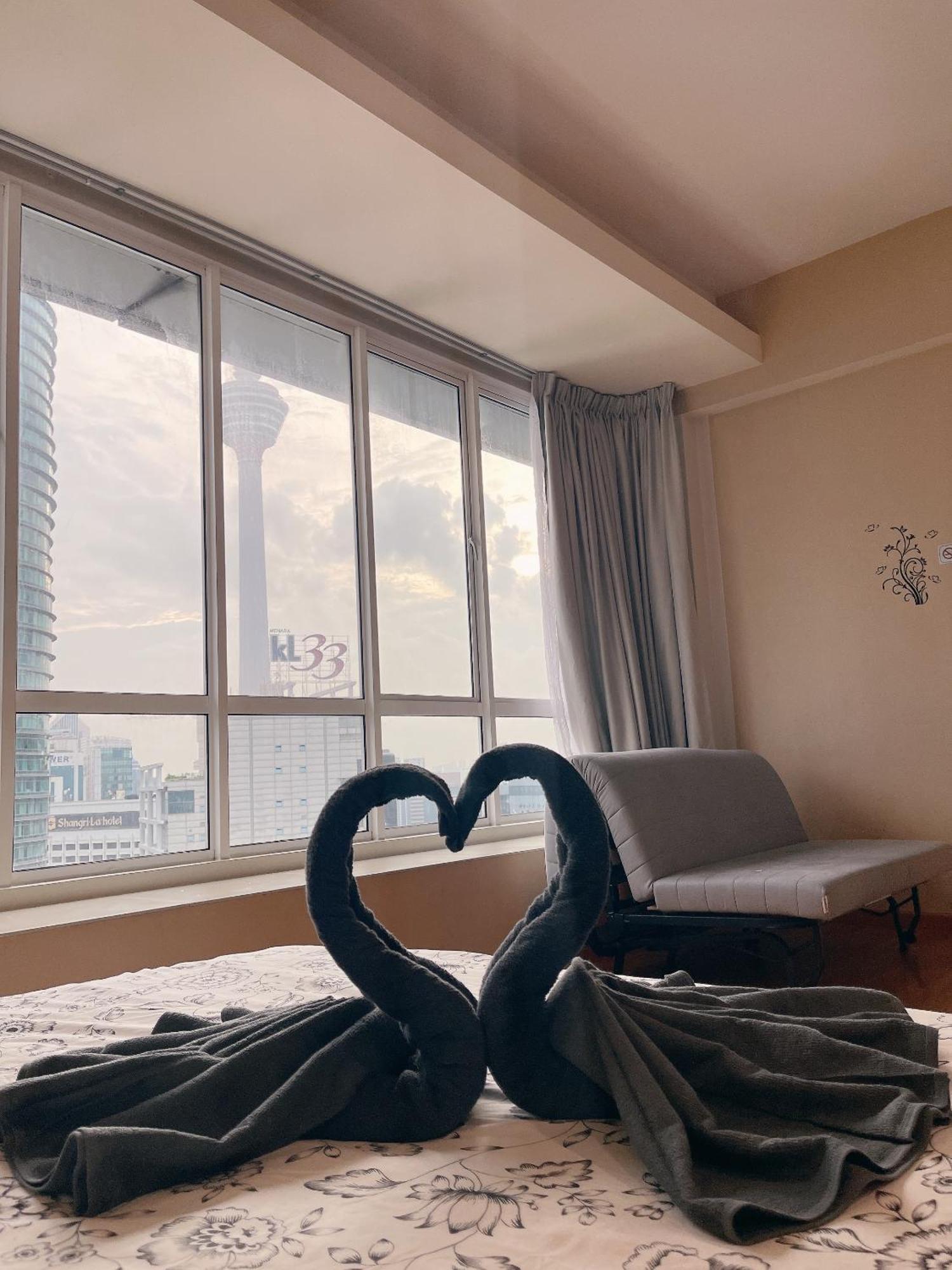 Park View Klcc ,by Delive
