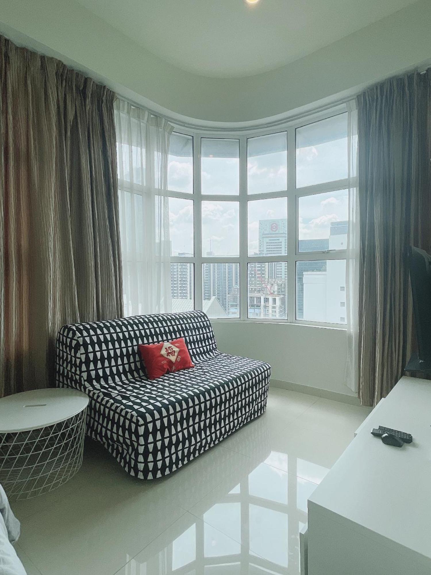 Park View Klcc ,by Delive